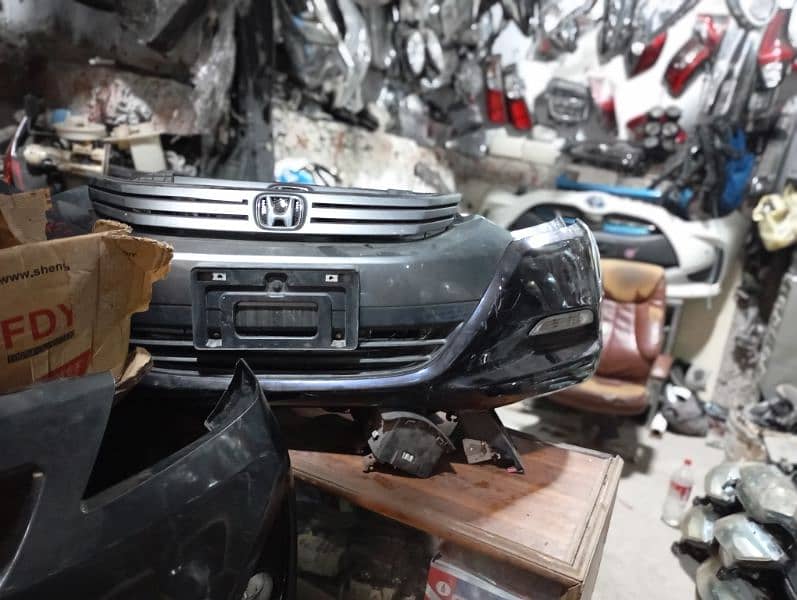 Honda insight bumper and lights 3