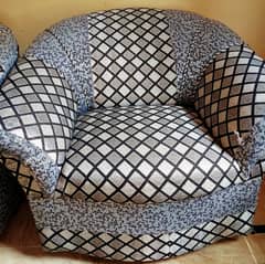 Sofa in good condition 0