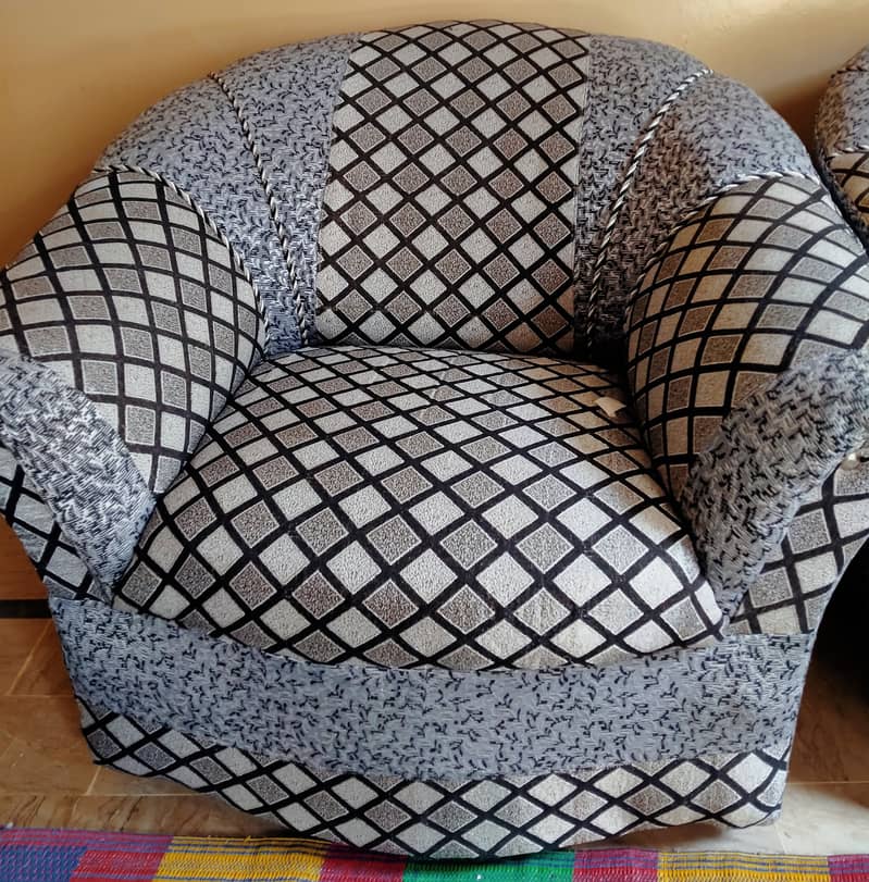 Sofa in good condition 1