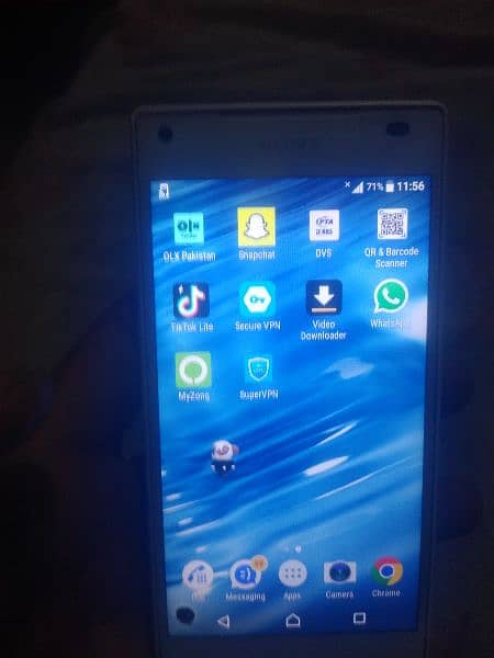 Sony z5 Xperia. 2gb 32gb with finger. . pta approved 1