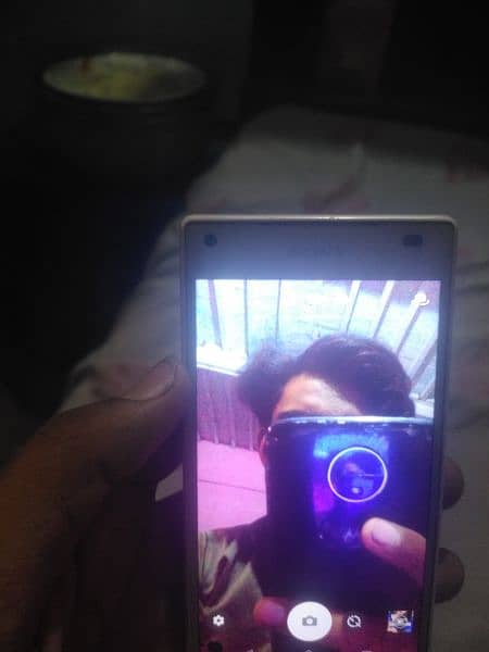 Sony z5 Xperia. 2gb 32gb with finger. . pta approved 6