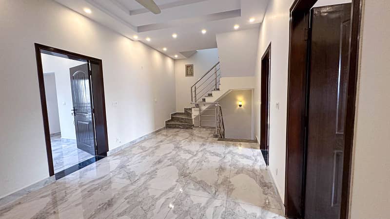 5 Marla Luxury Brand New House For Sale In Dream Garden, Phase 1, Block A, Lahore. 4