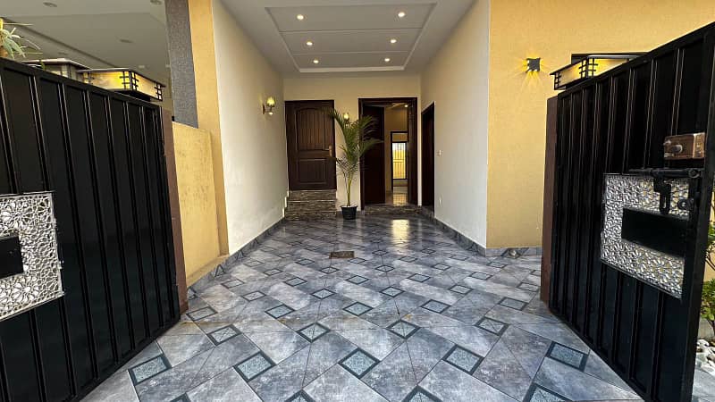 5 Marla Luxury Brand New House For Sale In Dream Garden, Phase 1, Block A, Lahore. 17