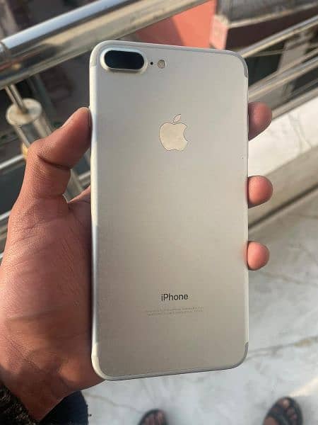 Iphone 7 plus total ganeuine condition  only serious people contact 3