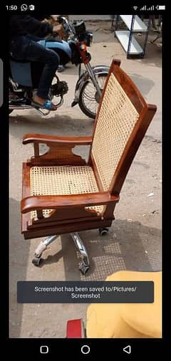 Executive chair Can nated with High Quality macnizam