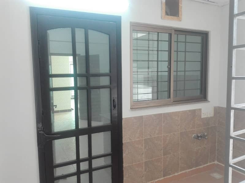 10 Marla 03 Bedroom Ground Floor Apartment Available For Rent In Askari 10 Sector-F Lahore Cantt 8
