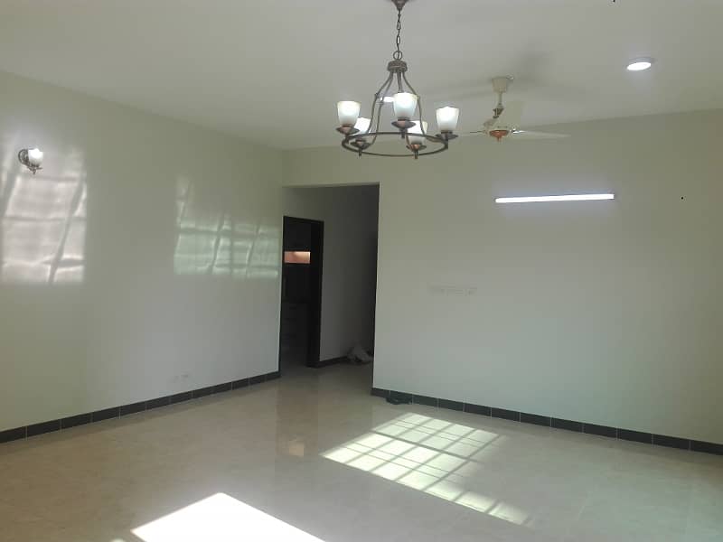 10 Marla 03 Bedroom Ground Floor Apartment Available For Rent In Askari 10 Sector-F Lahore Cantt 11
