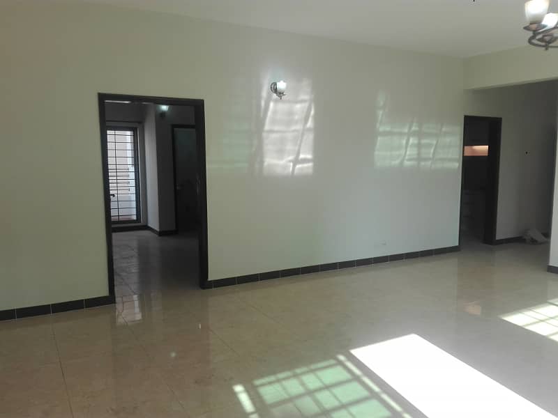 10 Marla 03 Bedroom Ground Floor Apartment Available For Rent In Askari 10 Sector-F Lahore Cantt 12