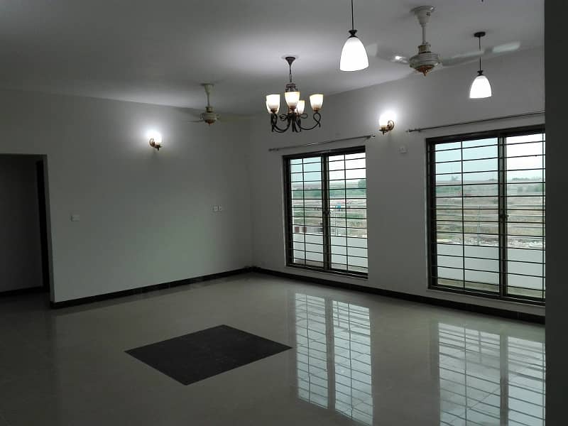 10 Marla 03 Bedroom Ground Floor Apartment Available For Rent In Askari 10 Sector-F Lahore Cantt 23