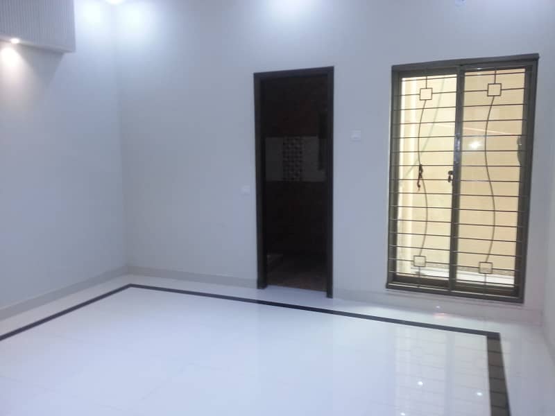 10 Marla Beautiful House Available For Silent Office 6