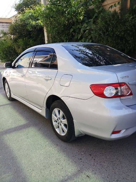 Toyota Corolla gli 1.3 manual model 2011 silver 13