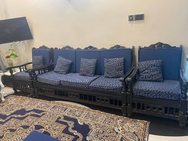 Wooden 5 seater sofa set very strong quality 1