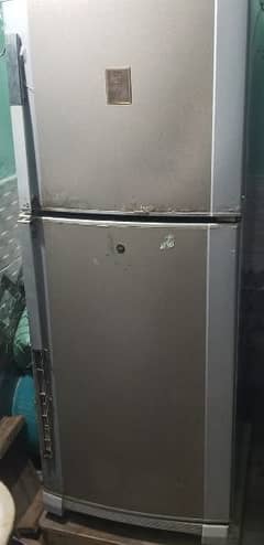 dawlance refrigerator medium size urgent sale