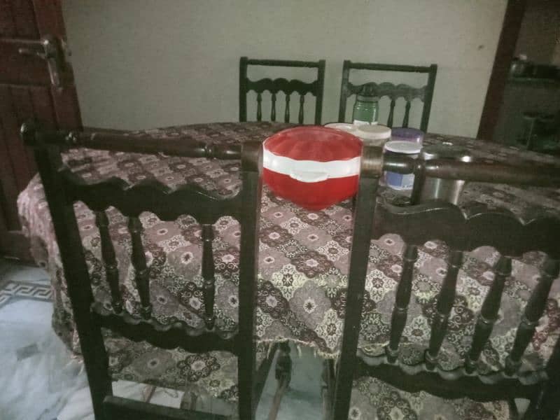 **Elegant Solid Wood Dining Table for Sale** 3