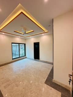 1 kanal 6 Bedrooms Double Storey House Available For Rent In G-10 Islamabad