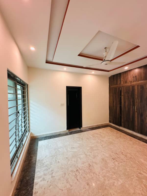 1 kanal 6 Bedrooms Double Storey House Available For Rent In G-10 Islamabad 3