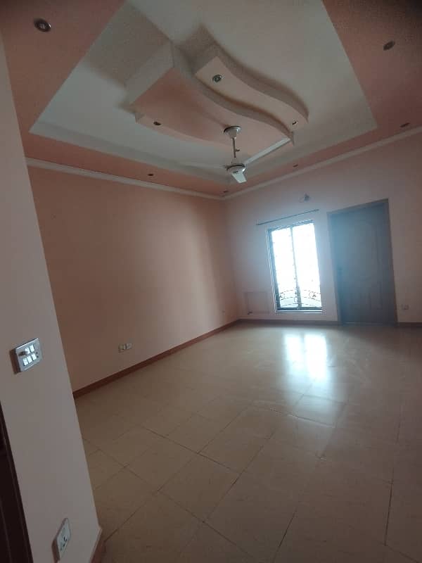 1 Kanal Beautiful House For Rent Near All Facilities 2