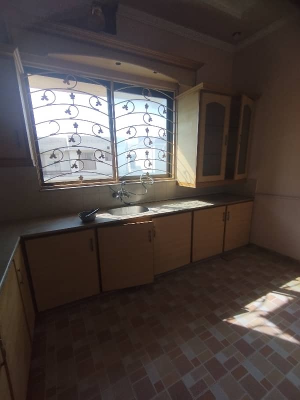 1 Kanal Beautiful House For Rent Near All Facilities 10