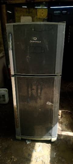 Malik Sons Refrigerator. Dawlance 9175 ML. Geniune Gas