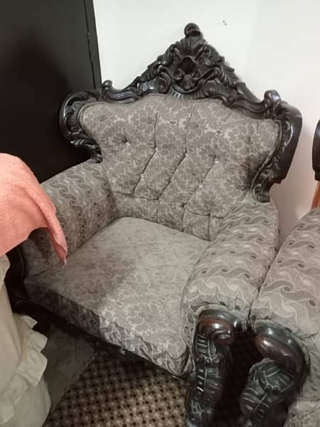 Chinioti Sofa in good condition for sale 1