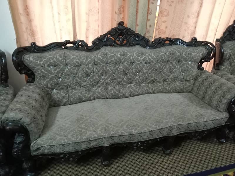 Chinioti Sofa in good condition for sale 2