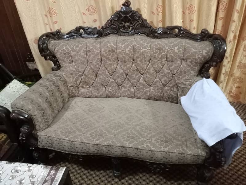 Chinioti Sofa in good condition for sale 3