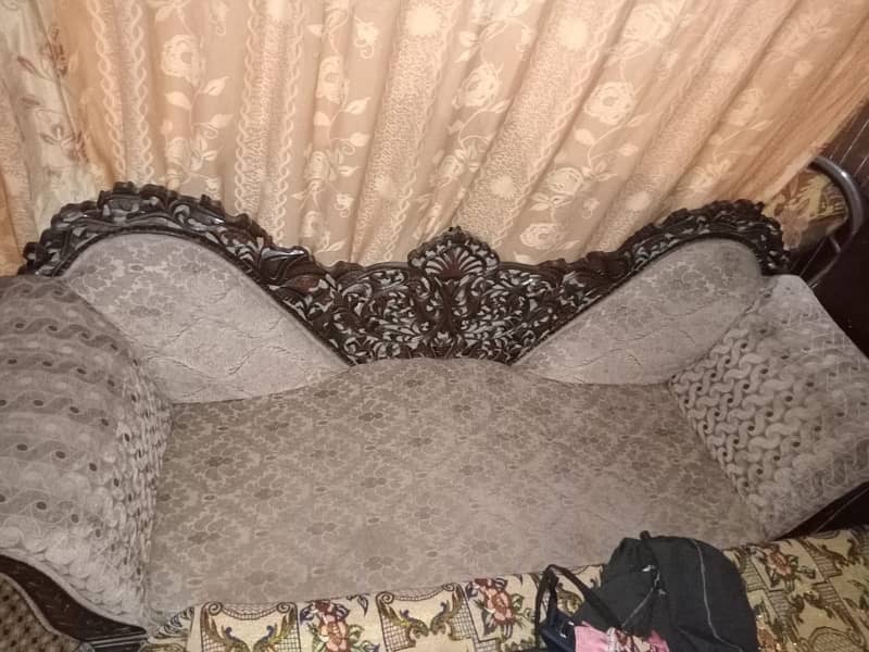 Chinioti Sofa in good condition for sale 4