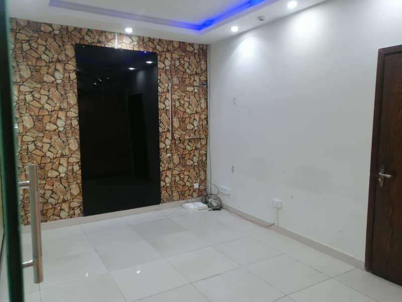 Commercial Office For Rent 18