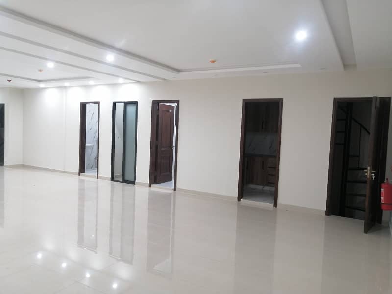 Commercial Office For Rent 7