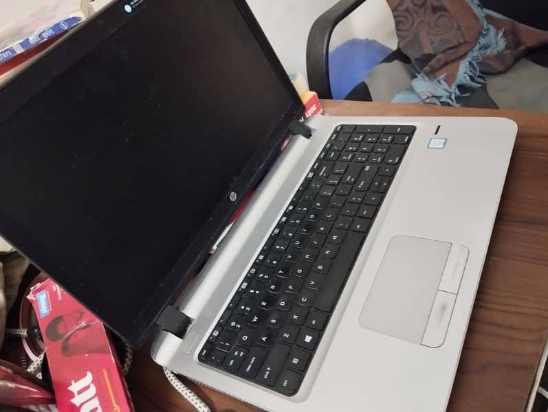 HP pro book 470 in a 8/10 condition 1