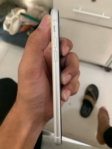 i phone xr 64 gb official pta approved 2