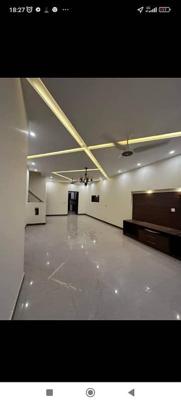 12 Marla Vip Condition Upper Portion Available For Rent In Sukh Chayn Garden Near Bahria Town Lahore 3