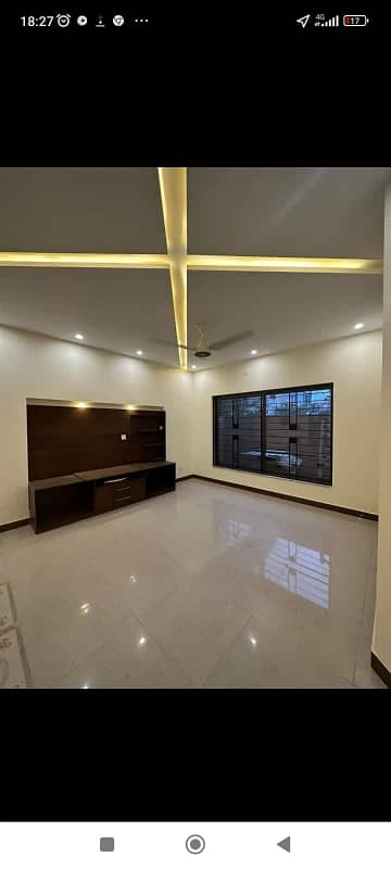 12 Marla Vip Condition Upper Portion Available For Rent In Sukh Chayn Garden Near Bahria Town Lahore 5