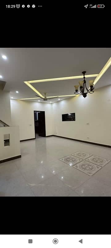 12 Marla Vip Condition Upper Portion Available For Rent In Sukh Chayn Garden Near Bahria Town Lahore 6