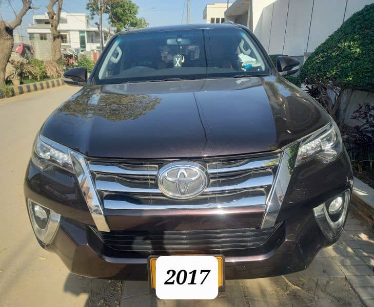 TOYOTA FORTUNER 2017  - V -  4X4 - LOW MILEAGE 1