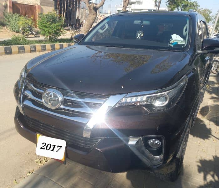 TOYOTA FORTUNER 2017  - V -  4X4 - LOW MILEAGE 2