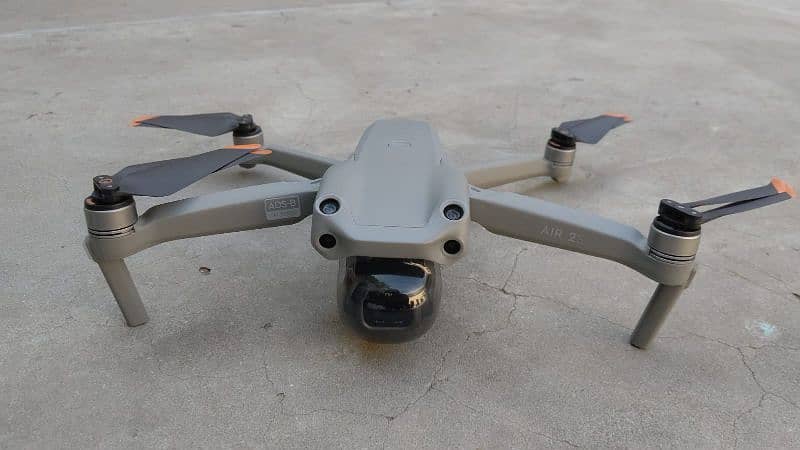 DJI AIR 2S BRAND NEW USED WITH CARE A FEW TIMES ONLY 12