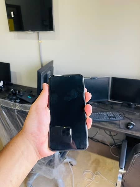 Iphone 11 Promax 256 PTA approved 4