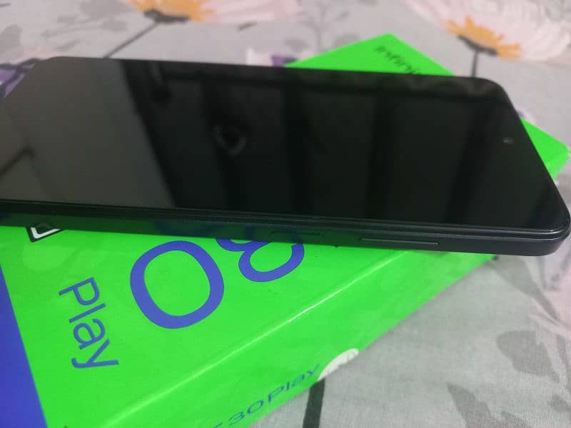 Infinix hot 30 Play all ok condition 10by ha 4+4/64 4