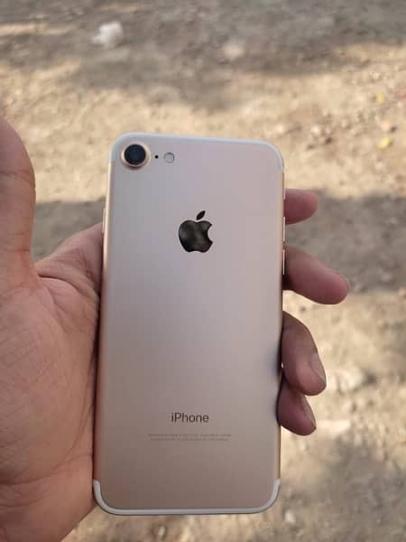iPhone 7 32gb pta approved 1