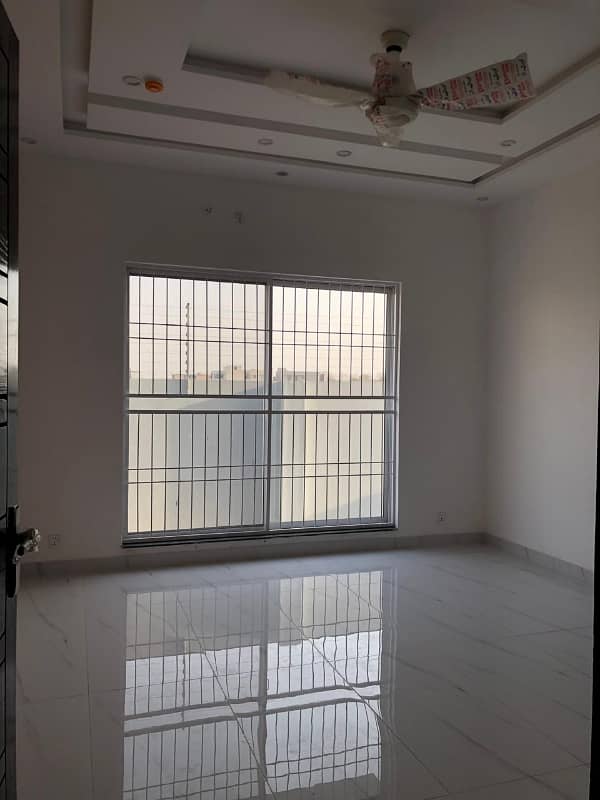1 KANAL BRAND NEW HOUSE AVAILABLE FOR RENT IN DHA PHASE 7 LAHORE 23