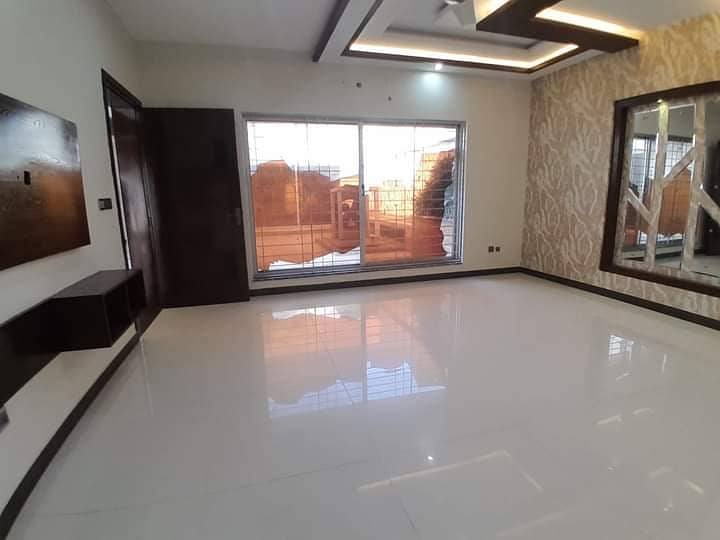 1 Kanal House For Rent In 17