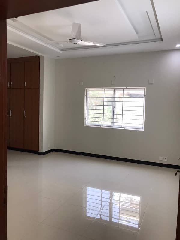 BRAND NEW LOWER PORTION FOR RENT IN G14. . G14 ISB 3