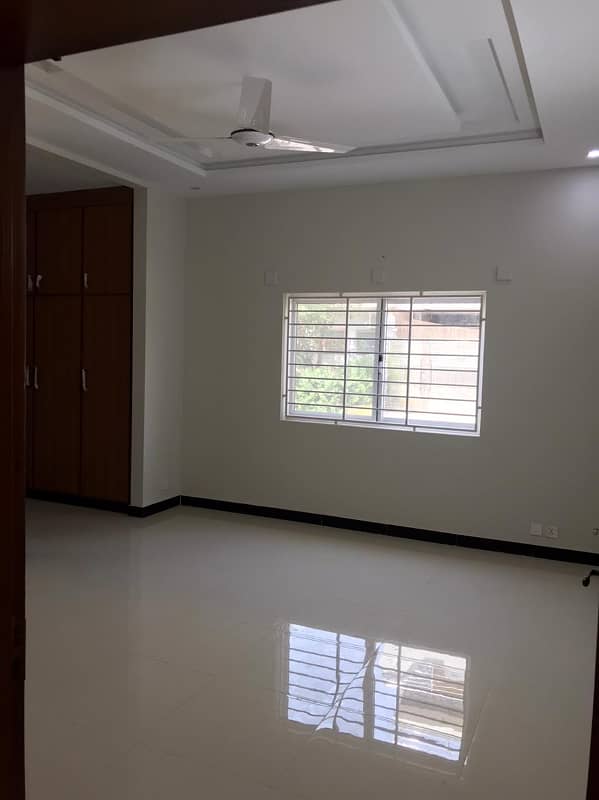BRAND NEW LOWER PORTION FOR RENT IN G14. . G14 ISB 4