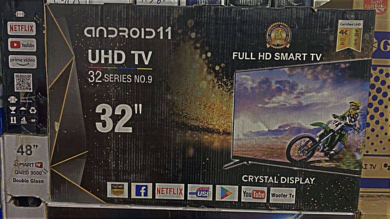 32" LED Smart TV 1
