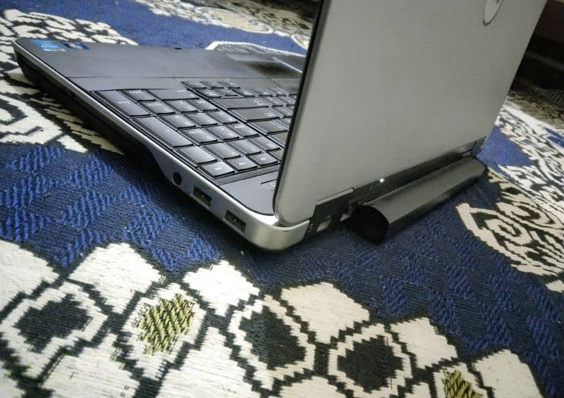 Dell Laptop core i. 7 4th generation. 2