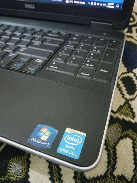 Dell Laptop core i. 7 4th generation. 3