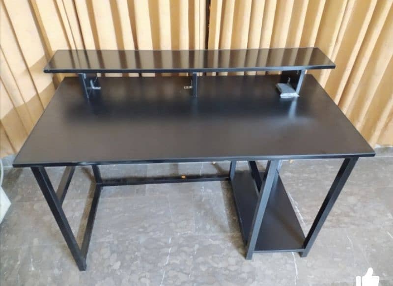 ist class black color office/study table with free Office chair deal. 3
