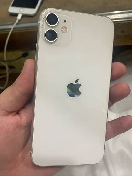 IPHONE 11 128gb 0