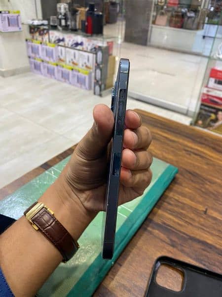 i phon 12 pro max 128gb 10/10 candeshion 86 betry helth 3